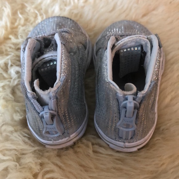 EUC SK8 Hi Zip - Picture 7 of 8